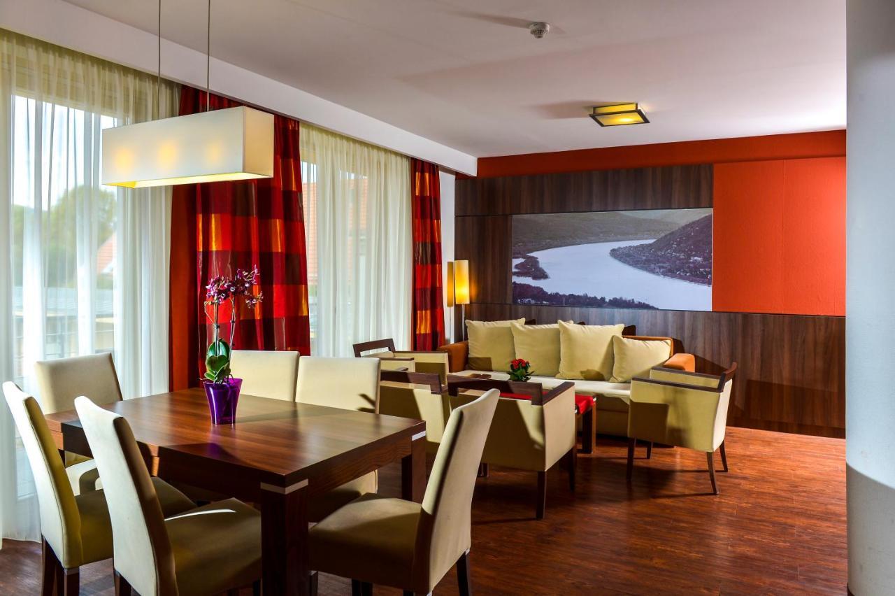 فيشيغراد Royal Club Hotel المظهر الخارجي الصورة